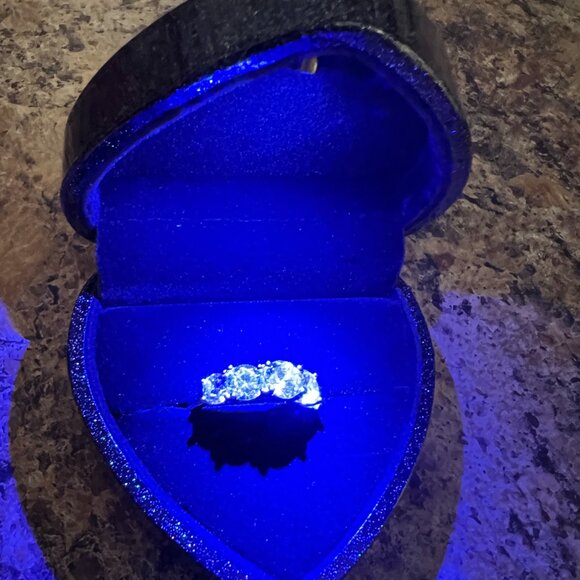 SALE 2DAY--2 ct Moissanite 5 stone 925 Sterling Silver Ring  Size 9 - Picture 5 of 5